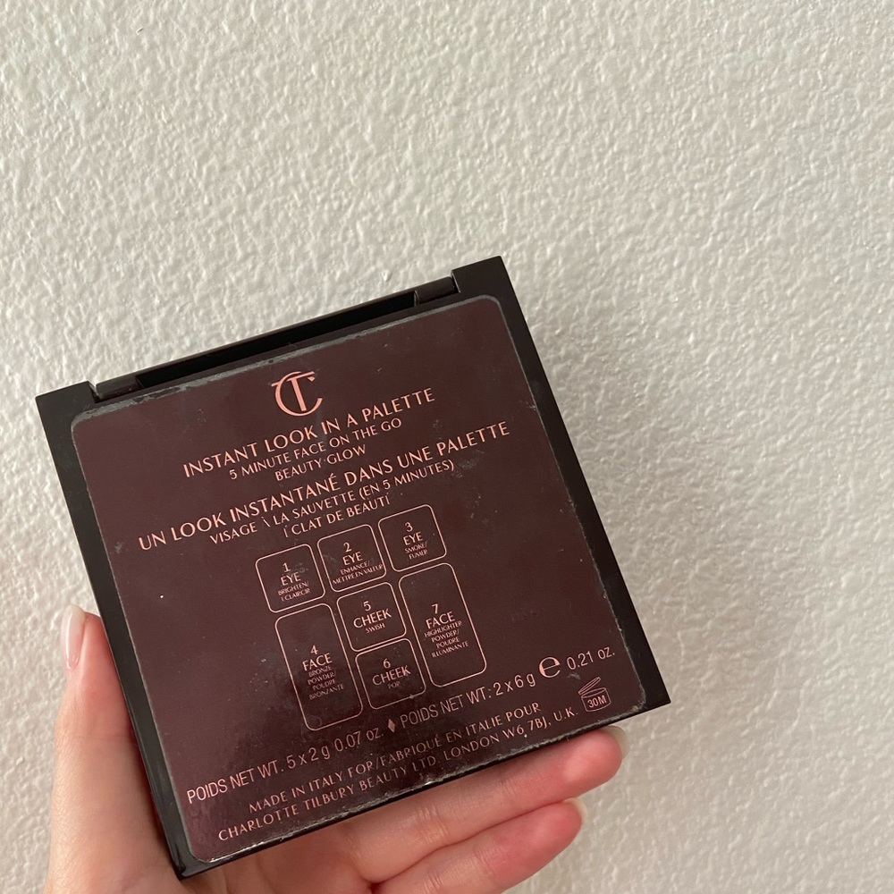 Charlotte Tilbury instant look in a palette